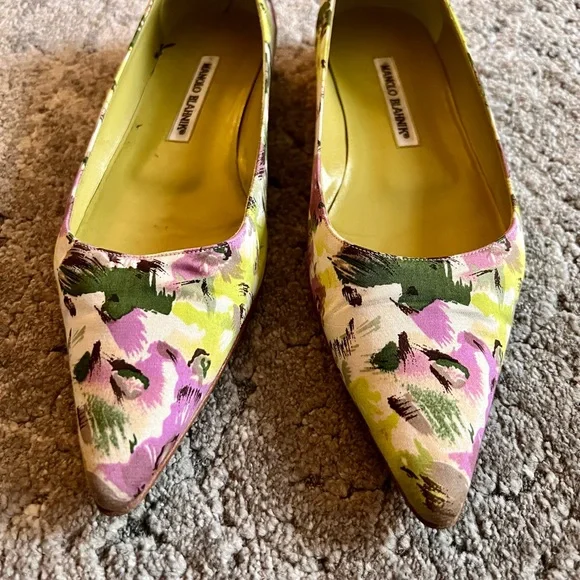 Manolo Blahnik Floral Pattern Flats - Picture 2 of 5